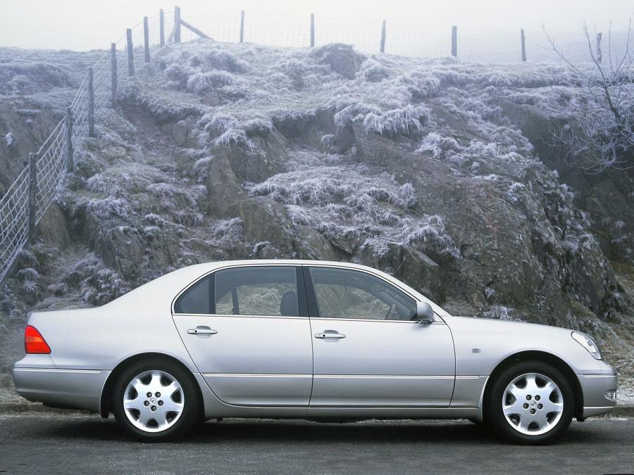  Lexus LS430 2000 года  (UK) (фото 7 из 7)